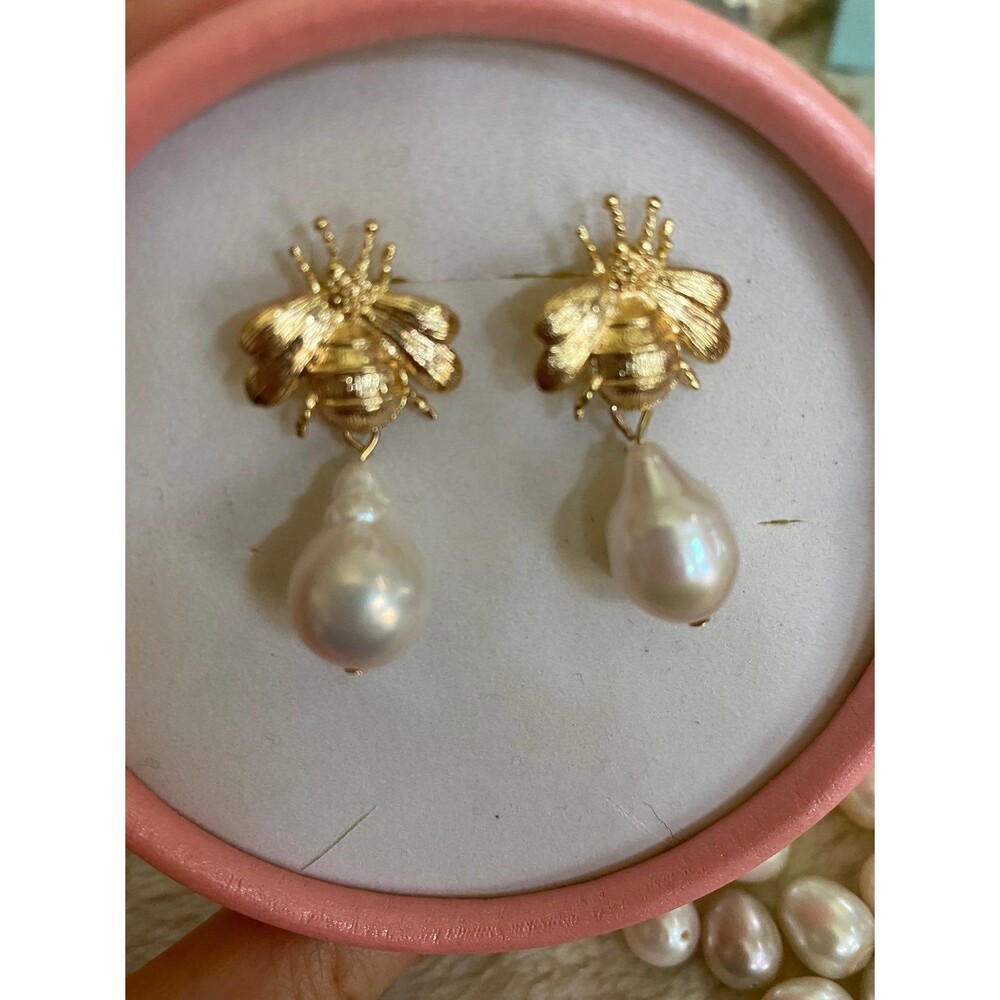 Gold Bee 10mm huge baroque pearl earring
